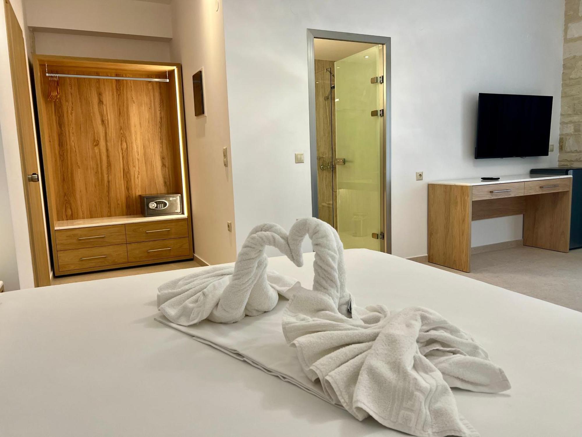 Lili Hotel Gazi Buitenkant foto