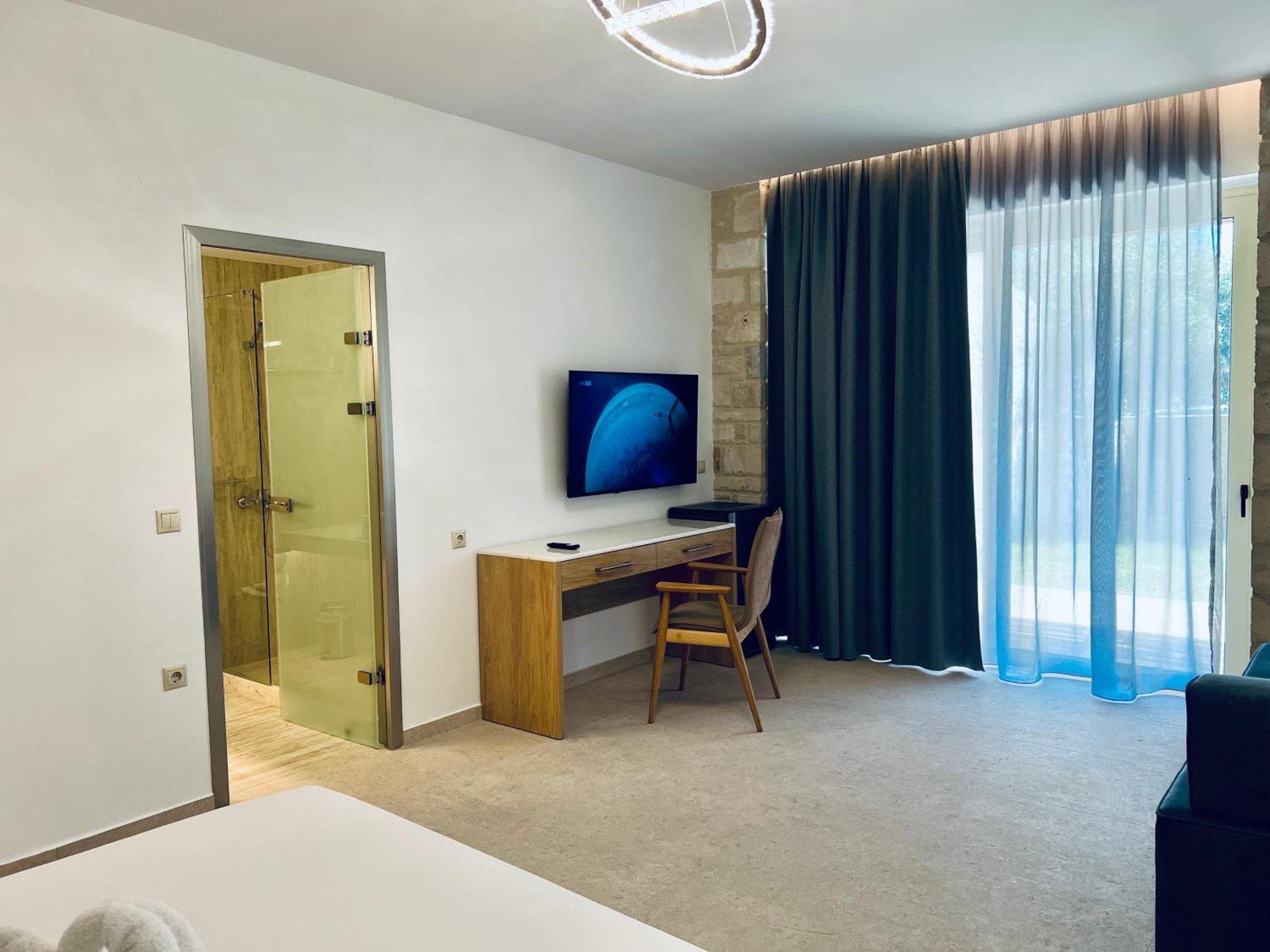 Lili Hotel Gazi Buitenkant foto